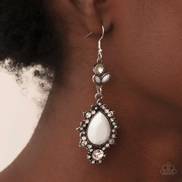 Paparazzi Jewelry Accessories - SELFIE-Esteem - White Earrings - Vintage - Picture 3 of 4